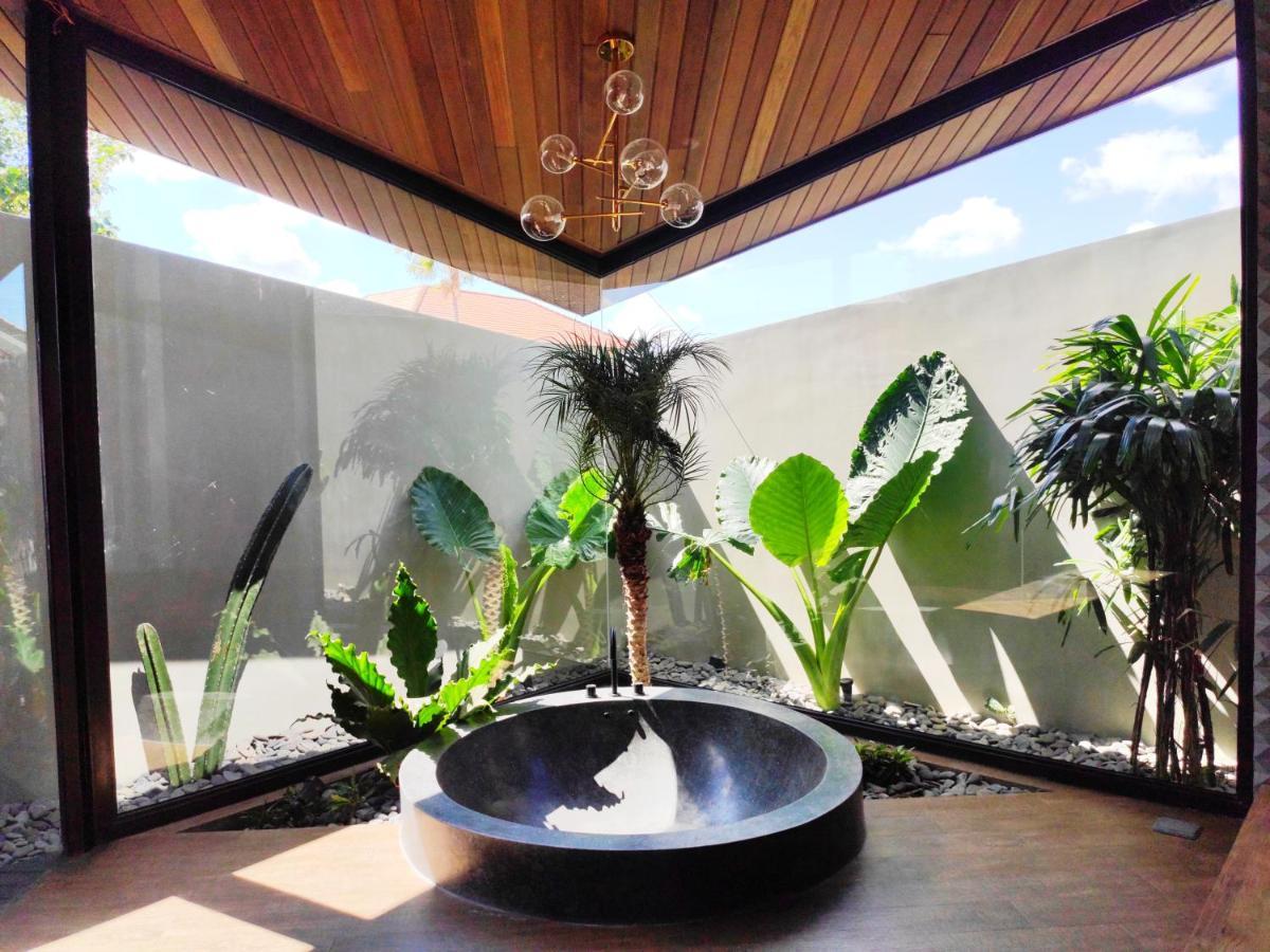 Kerobokan Villa Feh Bali By House Of Winds - Neo Tropical Eden Near Canggu מראה חיצוני תמונה
